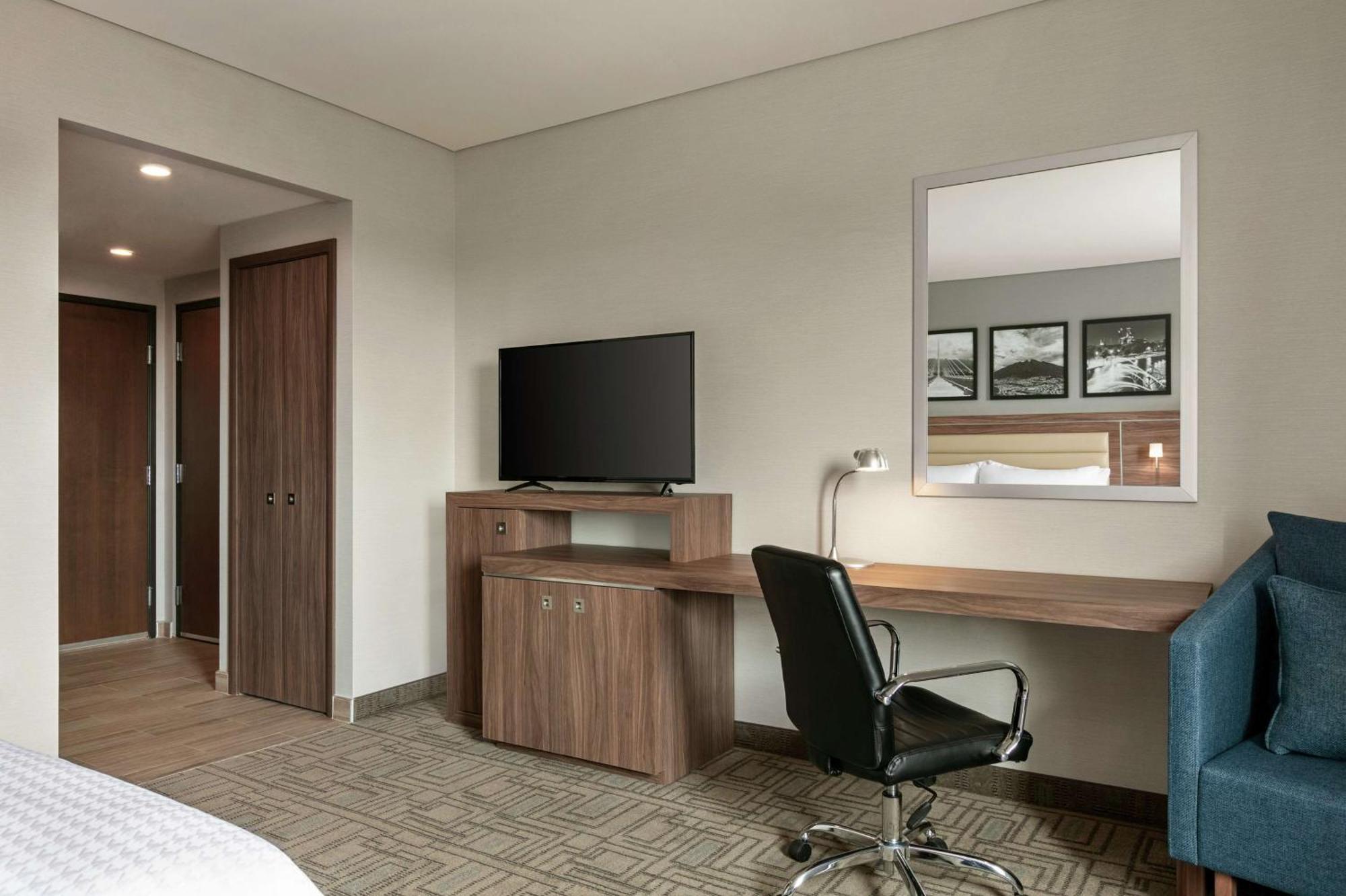 Hampton Inn By Hilton Monterrey Apodaca Exterior photo