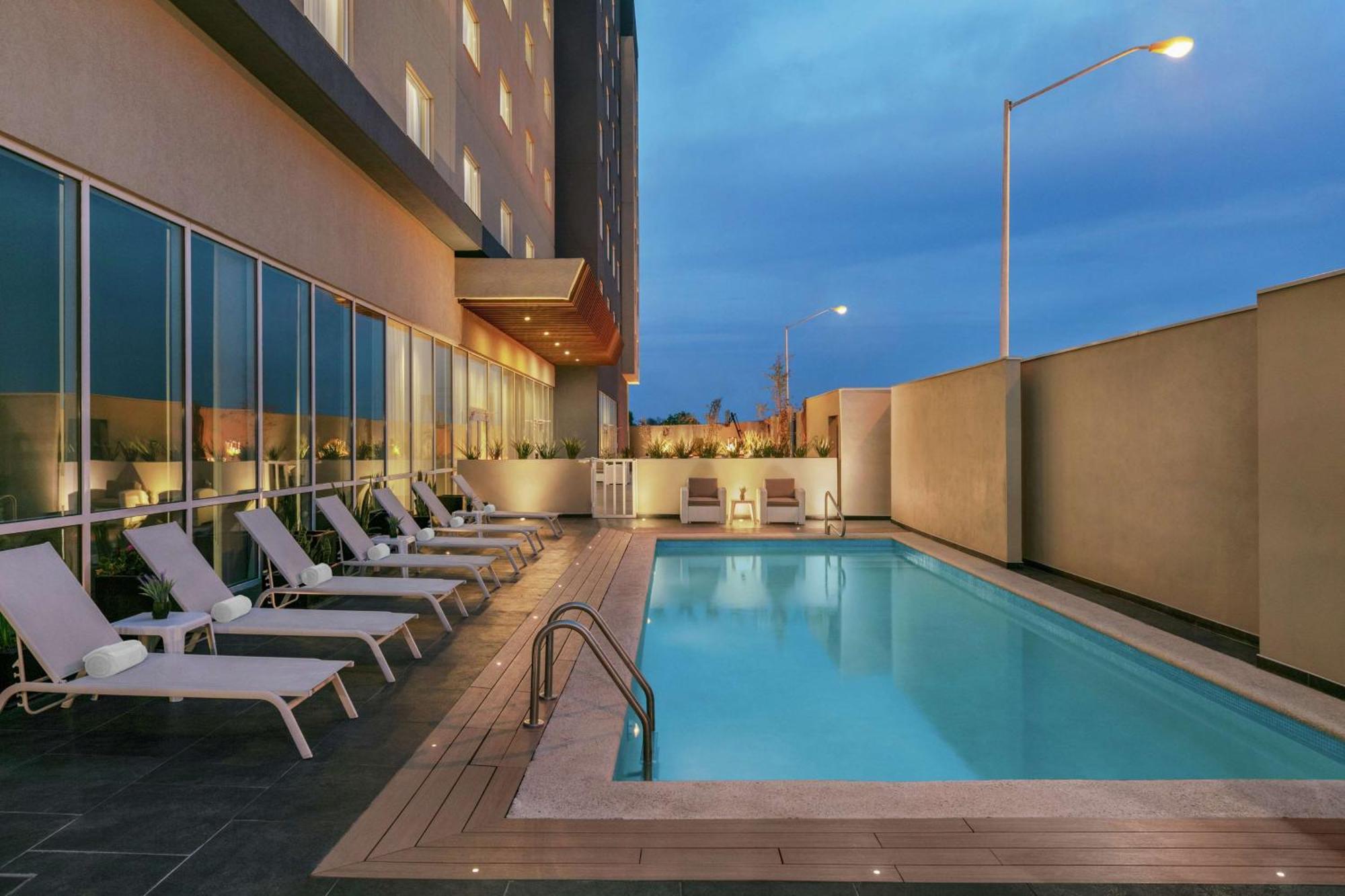 Hampton Inn By Hilton Monterrey Apodaca Exterior photo